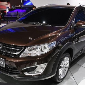 Кроссовер Dongfeng AX3